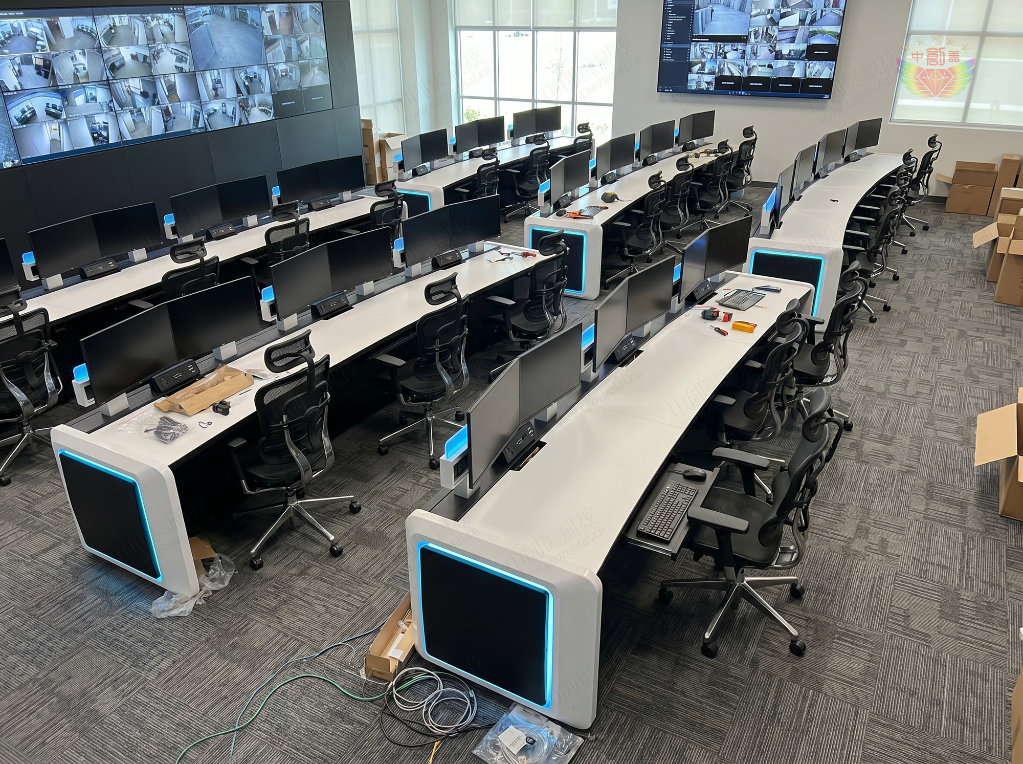 監(jiān)控操作臺(tái)照片
